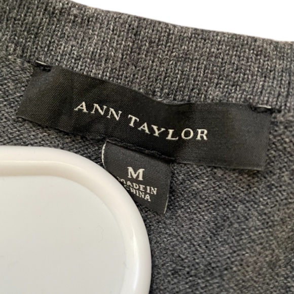 Ann Taylor Gray Striped Sweater Size Medium - Picture 2 of 8